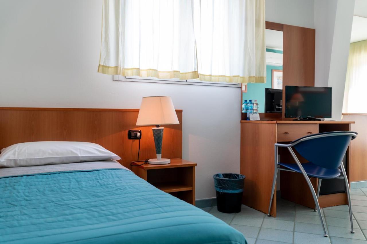 Hotel Alisei لينانو سابيادورو المظهر الخارجي الصورة